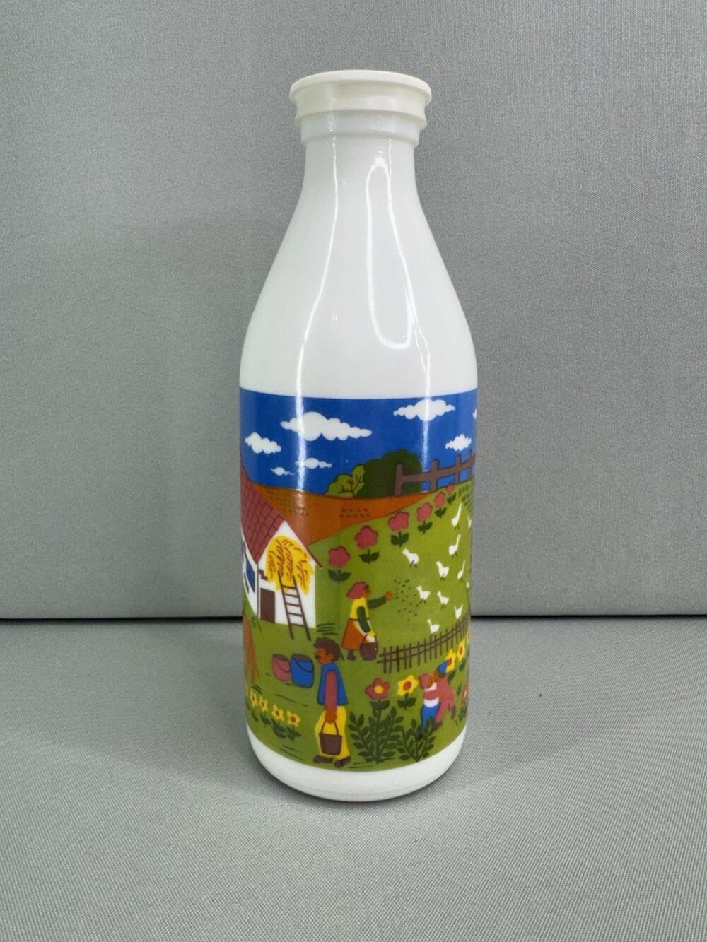 Egizia White Milk Glass Bottle Farm Scene Vase Cottagecore Country Floral Decor